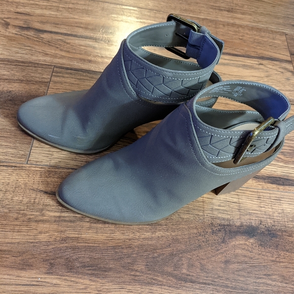 American Eagle Khaki Booties - Picture 2 of 7